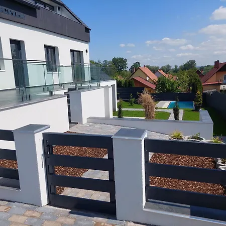 Silver Gold Anka Fonyód