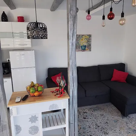 Silver Gold Anka شقة